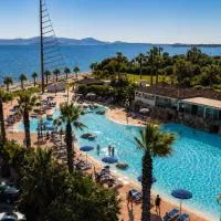 Phi Hotel Sighientu, hotel a Capitana