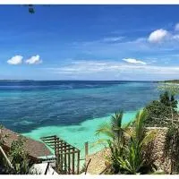 Cosmos Bungalows, hotel di Bira