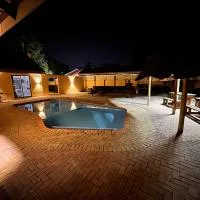 Golf View Guest House, hótel í Mafikeng