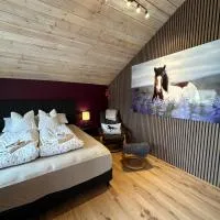Hoofprints Farm stay, hotel em Fludir