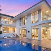 Beach Access Luxury 5BR Villa Private Pool Near My Khe Beach, Premier Village, Hotel in Đ&agrave; Nẵng