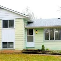 Relaxing 2-Bed Country Home Bruce Trail & Falls, hotel en Sarawak