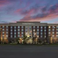 DoubleTree by Hilton Raleigh-Cary, hotel di Cary
