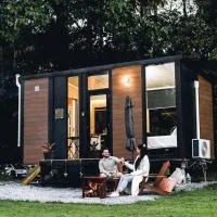 Hinterland Hideout by Tiny Away, hotel a Myocum