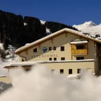 Hotel Garni Alpenjuwel, khách sạn ở Serfaus