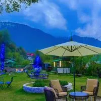 The Himalayan Swiss Cottage with Bonfire, Manali - A Riverside Retreat, Hotel in Manali