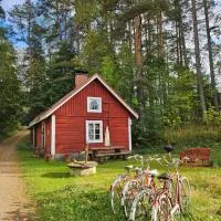 Romantic Countryside Sauna Cabin near Lake Päijänne, hotel a Maakeski