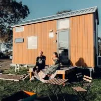 Odyssean Tiny House A by Tiny Away, hotel u gradu Cessnock
