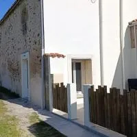 Maison "La Maisonnette", hotel em La Châtaigneraie