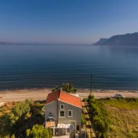 Big Blue Villa in Kisamos, 10 meters from Sea, hotel em Kissamos