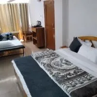Mount aura stay & Dine, Hotel in Kanatal