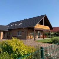 Ferienwohnung am Arendsee mit Balkon Seenähe sehr ruhige Lage, hotel en Arendsee