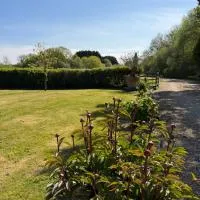 Dorset Hot Tub Escape for Two Meet the Alpacas in Woodlands, hotel a Horton