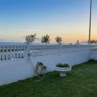 Villa Natalia frente al mar,, готель у місті Бенахарафе
