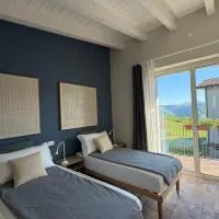 Fuoridicampo blu, hotel em Roncovetro