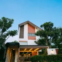 Tabebuia House ทาเบบูย่าเฮ้าส์, хотел в Pathiu