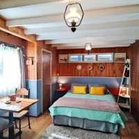 Victoria Cabin, מלון בויקטוריה