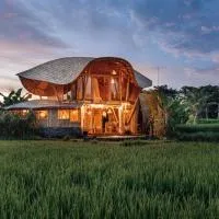Luxury Sawah Bamboo House - Kosay Bali, viešbutis mieste Selat
