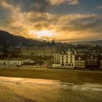 La Perle Houlgate with Spa and Beach, hotel in Houlgate