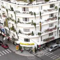 Khách Sạn Long Xuyên, hotel di Long Xuyên