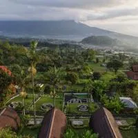 Lumbung Hill, hotel i Tabanan