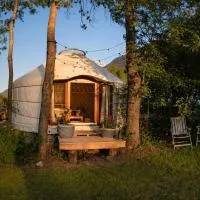 WoodMood, hotel u gradu Leuk