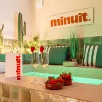 minuit.، فندق في فيتروي