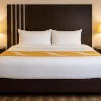 Village Inn & Suites, hotel in Sarnia