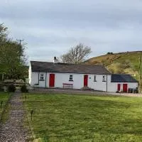 Ardagh Cottage Secluded in Glenshesk near Ballycastle, hotel a Cape Castle