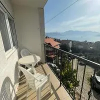Mimosa Sun Apartment - with stunning seaview overlooking Boka Bay, hotel u gradu Ðenovići
