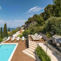 Luxury Villa Hvar Carpe Diem newly renovated with private pool by the sea โรงแรมในฮวาร์