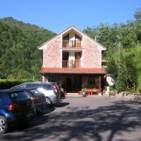La Salmonera Cangas de Onís, khách sạn ở Caño