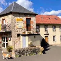 Chambres d'hôtes de l'Auberge L'Astrassadou, hotel a Rézentières