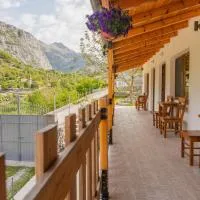 Turi-Selcë, hotel u gradu 'Selcë'