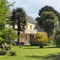 Logis Hôtel La Demeure du Perron, hotel di Quettehou
