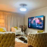 Elegant Stay Cozy Private Room, hotelli kohteessa Witbank