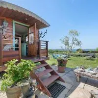 Roulotte De Luxe Vue Mer 180°, hotelli kohteessa Plougastel-Daoulas