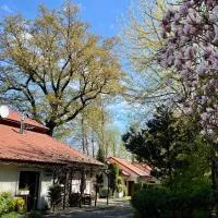 Noclegi Pod Dębem u Jakuba, хотел в Неполомице