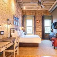 124 Lofts - Downtown Dundee - Walk to Dining – hotel w mieście West Dundee
