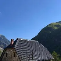 Oda Pisha Theth, hotel Grumas városában