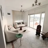Modern apartment with a panoramic terrace, hotel u gradu 'Ariana'