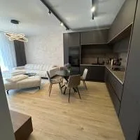 Modern 2-bedroom apartment Rovinka, hotelli kohteessa Rovinka