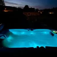 Countryside Retreat, Jacuzzi, Panoramic Views, hotel em Champagne-en-Valromey