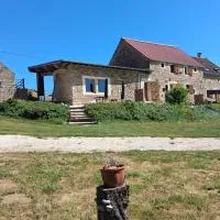 Gîte rural au Bois des Riots, hôtel à Montillot