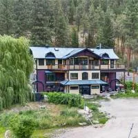 Lakefront Grand Lodge, hotel u gradu Kelovna