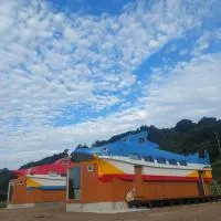 Harbor base SHARK, hotel di Sado