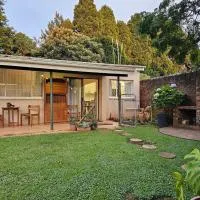 Greytown में, होटल Leopards Tree Garden Cottage