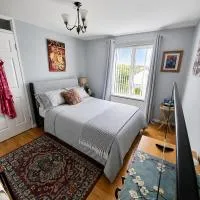 Mountain View Double Room Ideal for Mourne Hikes Cycling & Event Weekends، فندق في وارين بوينت
