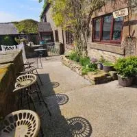 The Old Stable at Blackshaw Farm, hotell i Leek