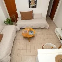 DEPARTAMENTO cerca de CABA hasta 4 personas Parking Gratis Patio ideal familias estadias cortas por Trabajo Recitales Salud y Capacitaciones, hotel v destinaci Martínez